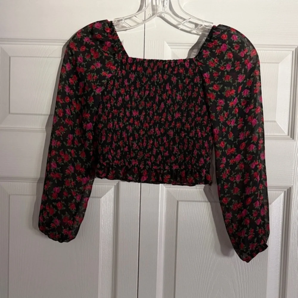 Art Class Girls' M (8) Black & Red Rose Print Smocked Sheer Sleeve Chiffon Top